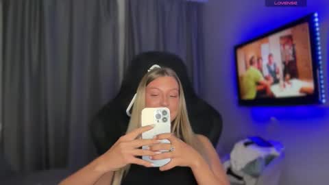 GARRY AND SOPHIA online show from September 25, 9:22 pm