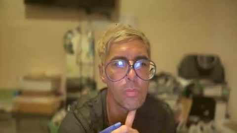 skyfly333 online show from March 1, 3:05 pm