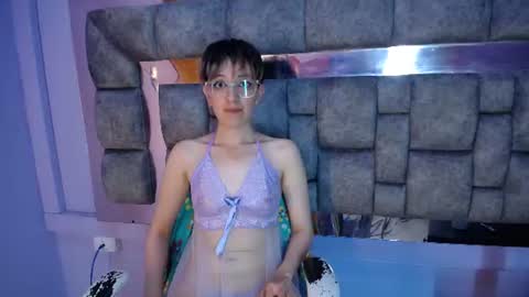 skylar miller  online show from July 3, 4:50 am