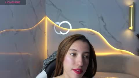 Snapshot of skyler_gracee_tx chatting on October 8, 2:01 pm Live 800am 200pm COLOMBIAN HOUR online show from October 8, 2:01 pm