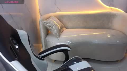 Snapshot of skyler_gracee_tx chatting on September 26, 1:52 pm Live 800am 200pm COLOMBIAN HOUR online show from September 26, 1:52 pm
