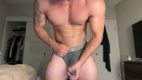 Skyler Flexes online show from April 28, 2:38 am
