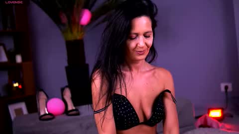 Skyler online show from February 15, 5:53 am