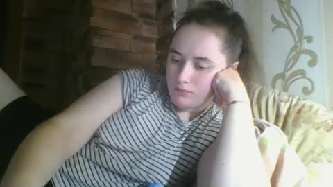 skyressie333 online show from November 26, 9:11 pm