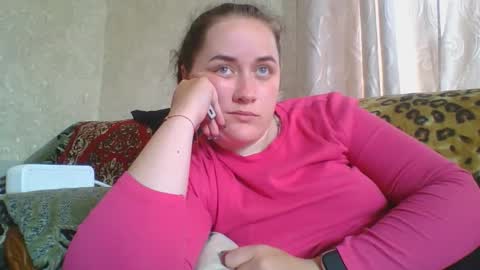 skyressie333 online show from May 31, 1:54 pm