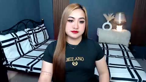 Queen Cyrine online show from July 8, 1:53 am