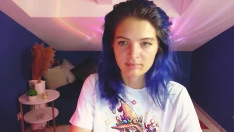 Snapshot of slayq777 chatting on October 14, 9:07 pm Emilia online show from October 14, 9:07 pm