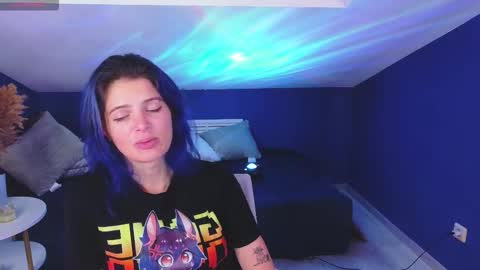 Snapshot of slayq777 chatting on October 15, 9:15 pm Emilia online show from October 15, 9:15 pm