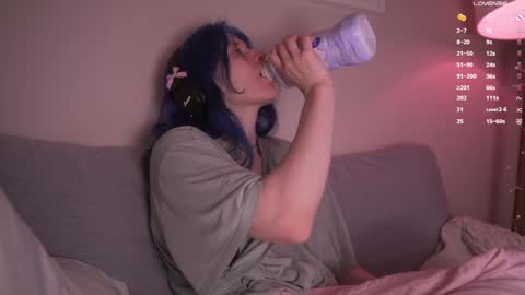 Snapshot of sleepingsonya chatting on January 11, 12:33 am Sonya online show from January 11, 12:33 am