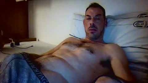 Snapshot of slevin1983 chatting on January 29, 9:50 pm slevin online show from January 29, 9:50 pm