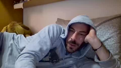 Snapshot of slevin1983 chatting on February 16, 5:48 pm slevin online show from February 16, 5:48 pm