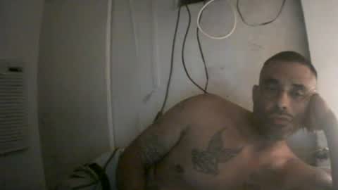 slickstre online show from June 16, 7:23 am