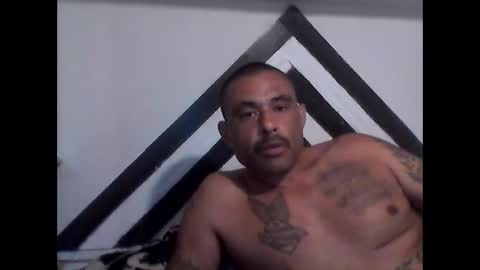 slickstre online show from April 19, 3:18 am