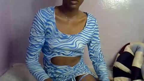 Snapshot of slim_alicia chatting on September 24, 7:42 pm Alicia online show from September 24, 7:42 pm