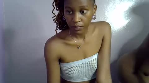 Snapshot of slim_alicia chatting on September 25, 7:43 pm Alicia online show from September 25, 7:43 pm