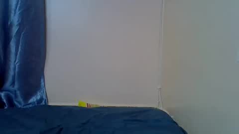 Snapshot of slim_alicia chatting on October 16, 10:41 pm Alicia online show from October 16, 10:41 pm
