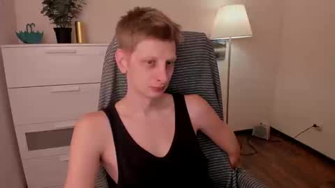 Snapshot of slim_andy chatting on September 19, 7:56 am Andy online show from September 19, 7:56 am