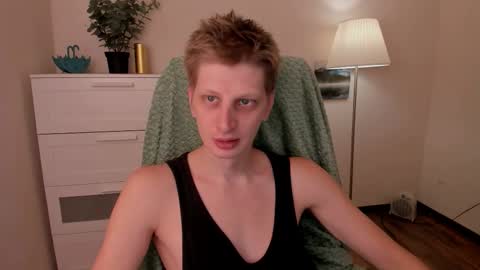 Snapshot of slim_andy chatting on September 20, 10:07 am Andy online show from September 20, 10:07 am