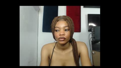Slim queen2 online show from August 2, 8:05 am