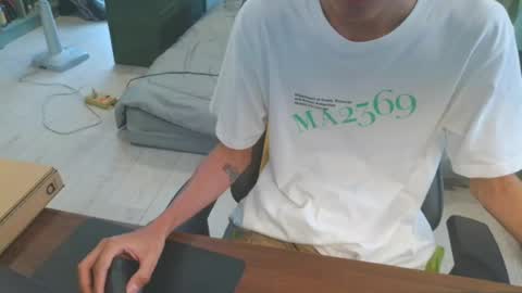 slimslimxxx online show from August 2, 7:43 am