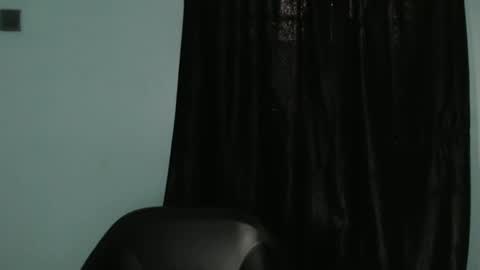 Snapshot of slimzyxdoll chatting on March 3, 8:49 am slimzyxdoll online show from March 3, 8:49 am