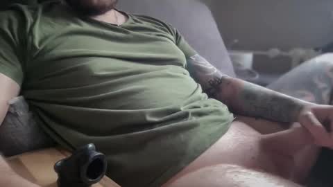 Snapshot of slovakman69 chatting on October 21, 1:27 pm just chillin online show from October 21, 1:27 pm