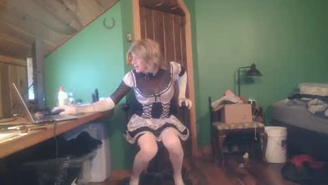 slutjennifertransxx online show from September 14, 2:03 am