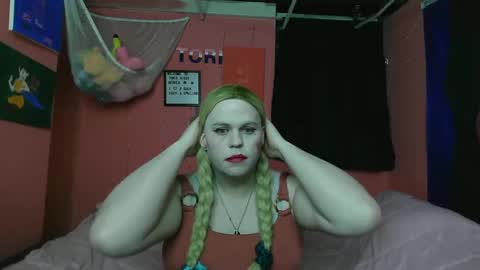 Tori Smith online show from February 15, 5:30 am