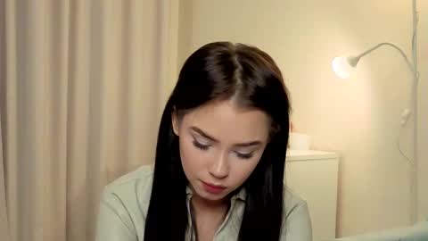 Snapshot of slyshypie chatting on October 12, 3:48 pm Lily online show from October 12, 3:48 pm