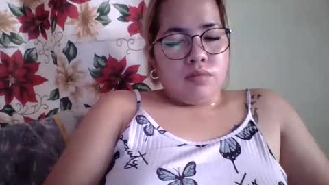 Lovewella online show from October 25, 3:51 am