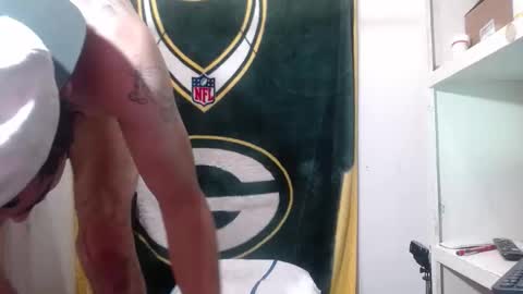 Snapshot of small_wood21 chatting on October 26, 4:50 pm small wood21 online show from October 26, 4:50 pm