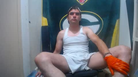 Snapshot of small_wood21 chatting on October 1, 7:07 am small wood21 online show from October 1, 7:07 am