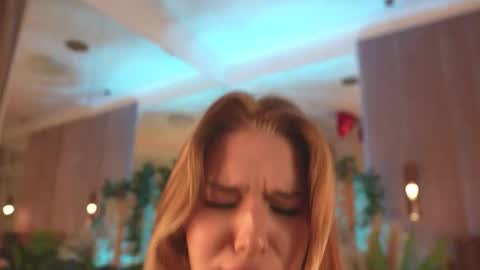 Mia online show from March 10, 5:45 am