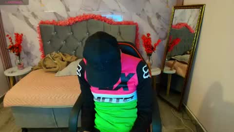 smith  grey online show from January 10, 6:35 pm