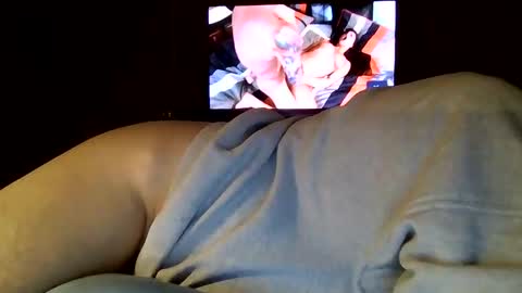 Snapshot of smittytom764923 chatting on October 26, 12:17 pm smittytom764923 online show from October 26, 12:17 pm