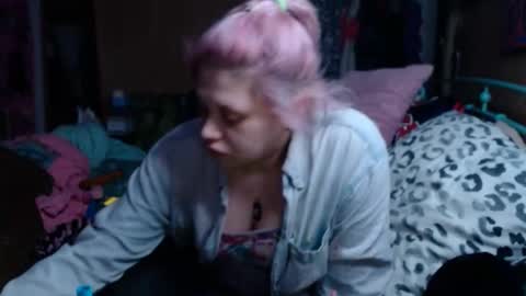 DIAN dee-ann online show from January 22, 2:26 am