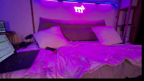 Carolina online show from May 6, 10:27 pm