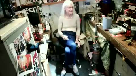 mish online show from December 11, 2:09 am