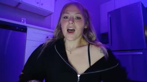 sneakyalicek online show from November 17, 4:48 am