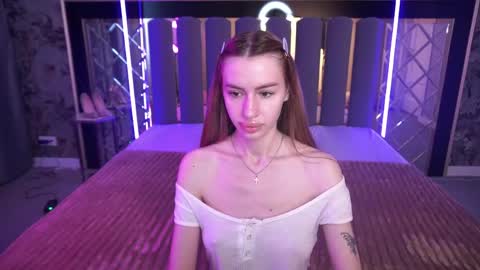 snow_whiteeex online show from May 16, 6:43 am