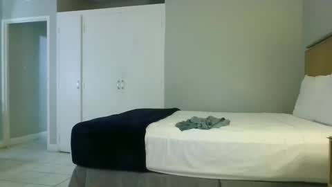 hung  cut thick goofy stud here say hi online show from December 10, 11:19 pm