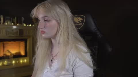Ellie online show from July 22, 5:20 am