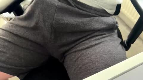 snowman40uk15 online show from April 16, 8:14 am