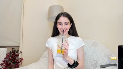 Snapshot of snowww_white chatting on January 24, 9:04 pm Ann online show from January 24, 9:04 pm