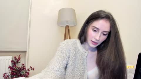 Snapshot of snowww_white chatting on December 28, 9:31 am Ann online show from December 28, 9:31 am