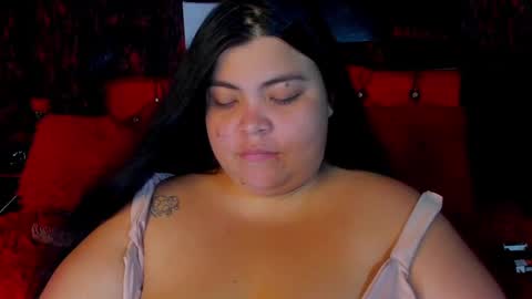 Snapshot of sobigcurvy44 chatting on December 16, 6:59 pm leidy online show from December 16, 6:59 pm
