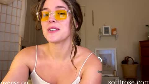 Julia    online show from January 5, 12:09 am