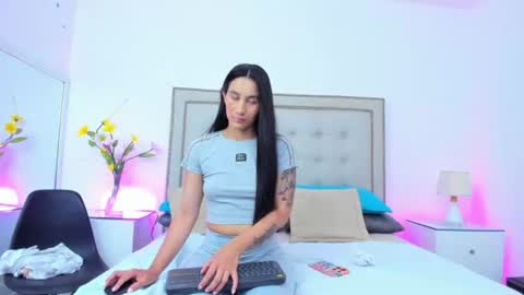 sofhyalove online show from July 25, 8:29 pm