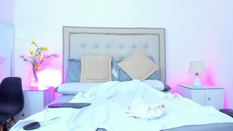 sofhyalove online show from June 25, 8:14 pm