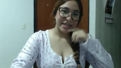 Snapshot of sofi4__ chatting on September 19, 5:11 am sofi online show from September 19, 5:11 am